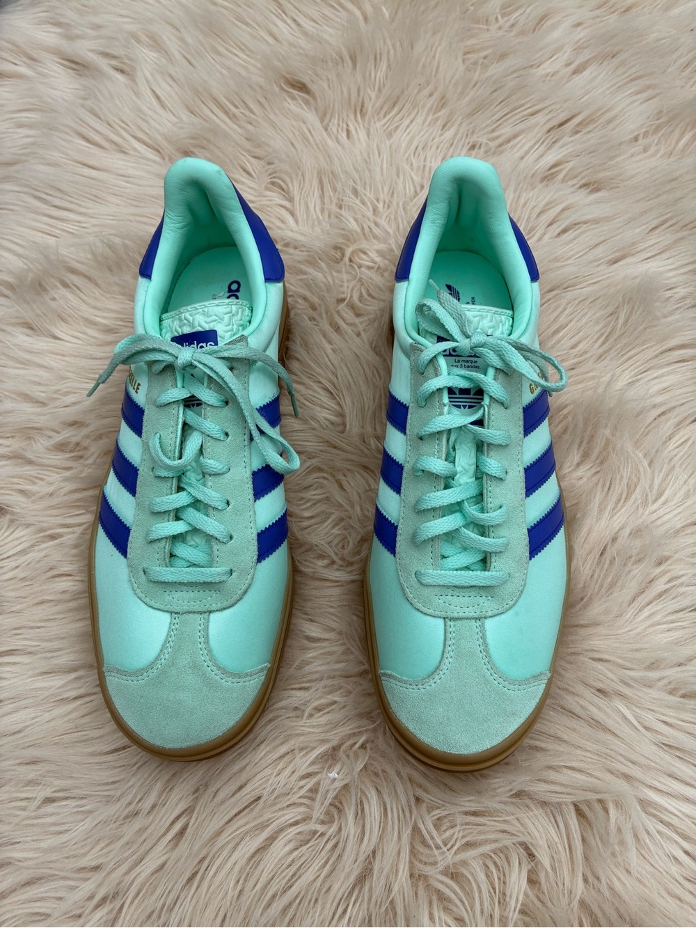 NWOT adidas GAZELLE BOLD SHOES
In Clear Mint/Lucid Blue/Gold Metallic
Size 9.5 - Picture 7 of 13